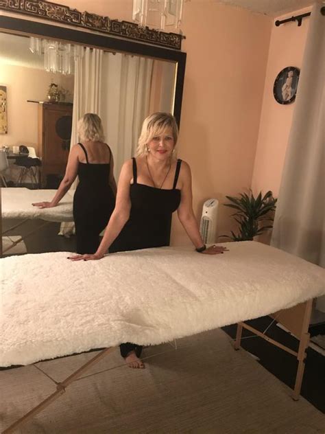 Intimate massage Prostitute Horezu